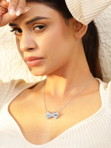 Dazzling Bow Pendant Chain