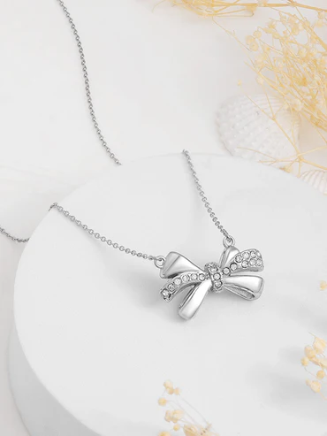 Dazzling Bow Pendant Chain - Image 5