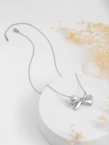 Dazzling Bow Pendant Chain - Image 4
