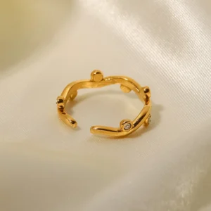 Elle Wave Adjustable Ring