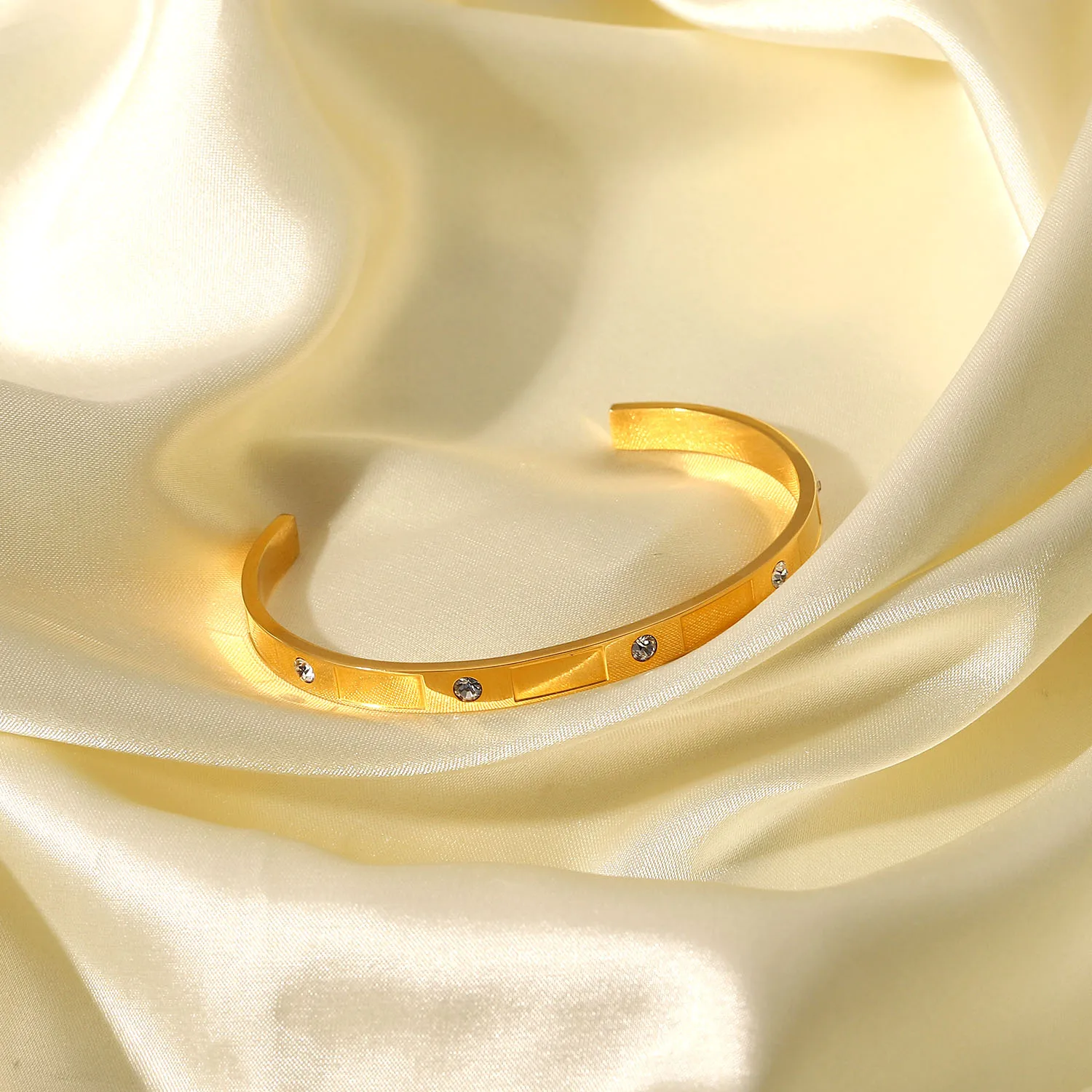 ORO Luxe Studded Cuff - Image 3