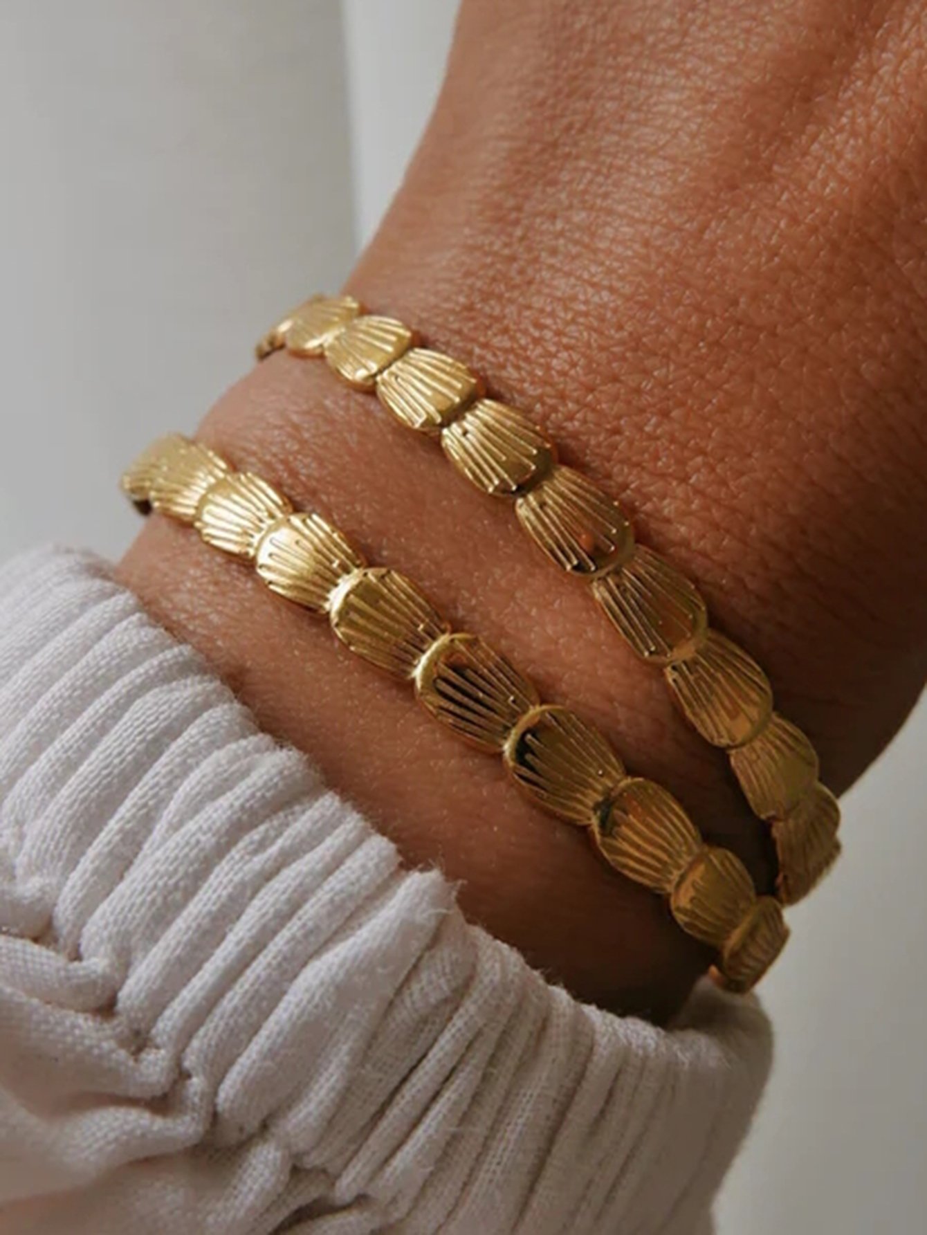 VYNCE Petal Textured Cuff - Image 4