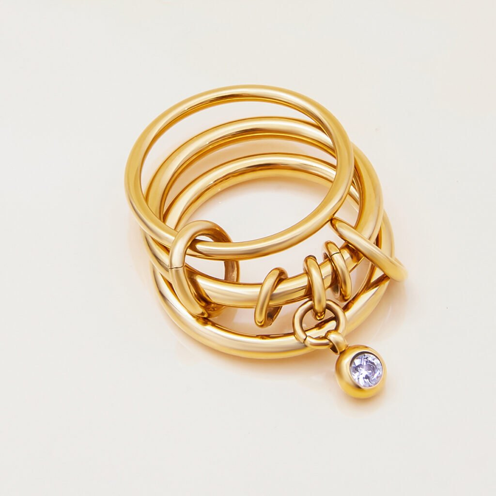 Vynce Charm Link Ring - Image 4