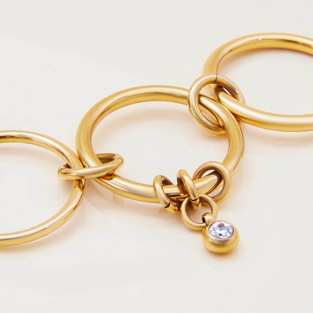 Vynce Charm Link Ring - Image 3