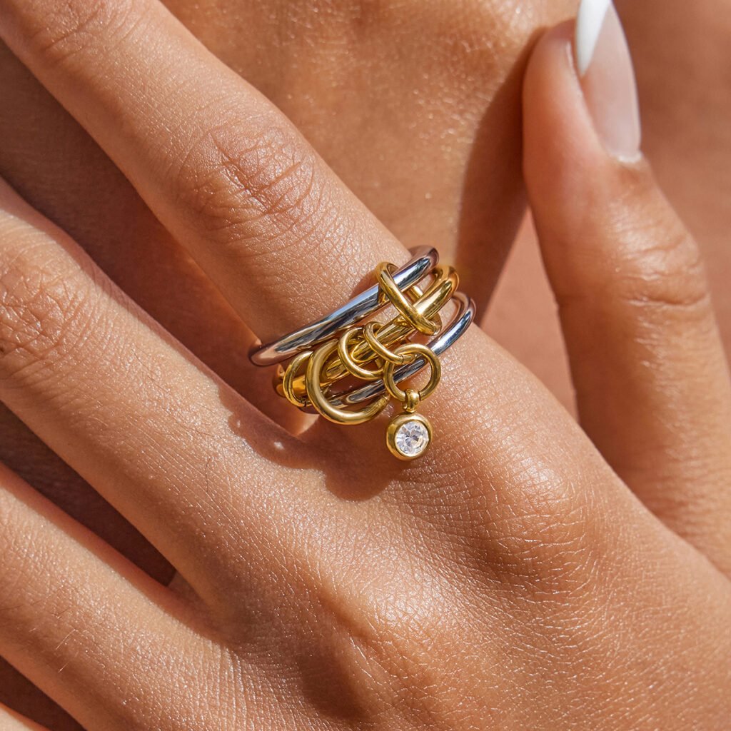 Vynce Dual Link Charm Ring - Image 3