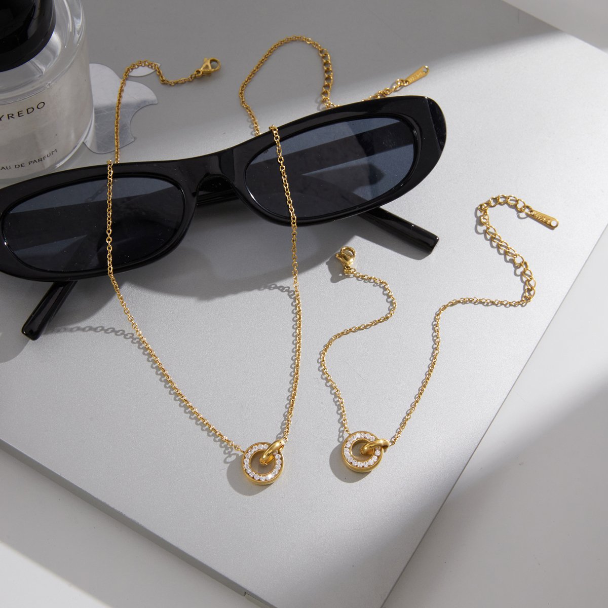 Gold-Tone Minimalist Chain Bracelet – Hypoallergenic - Image 2