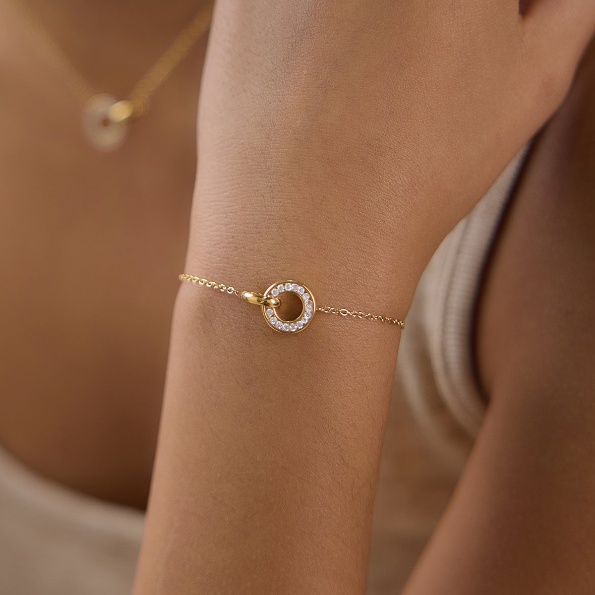 Gold-Tone Minimalist Chain Bracelet – Hypoallergenic - Image 4