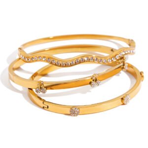 Golden Wave Crystal Bracelet – Elegant Sparkle Bracelet