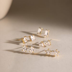 Gold Heart Crystal Stud Earrings – Elegant Romantic Jewelry