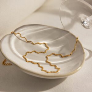 Golden Minimalist Chain Necklace – Elegant Adjustable Necklace