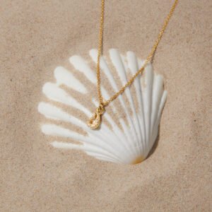 Golden Teardrop Necklace – Elegant Statement Necklace