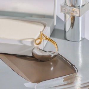 Gold & Silver-Tone Statement Ring – Elegant, Waterproof & Hypoallergenic Jewellery