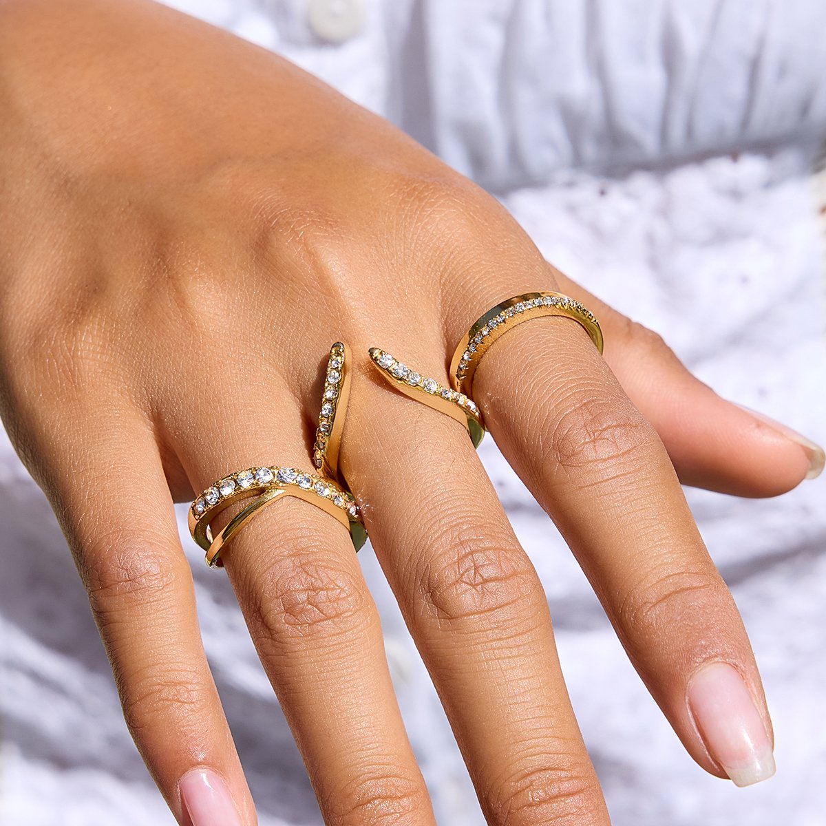 Gold Crystal Twist Ring – Sophisticated Statement Jewelry - Image 3
