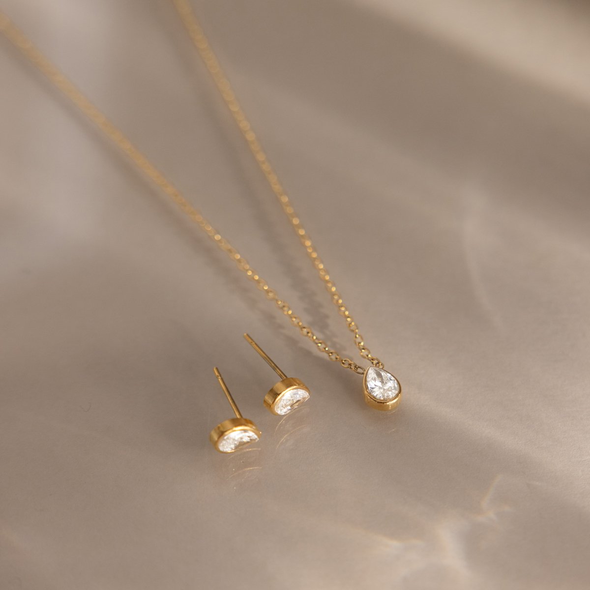 Gold Teardrop Crystal Pendant Necklace & Earring Set