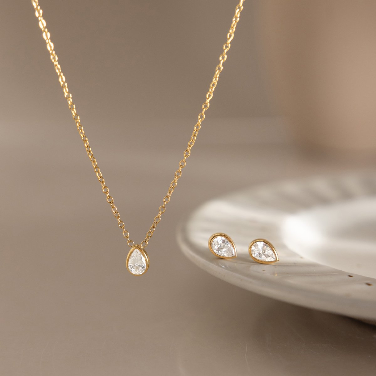 Gold Teardrop Crystal Pendant Necklace & Earring Set - Image 4